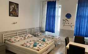 Heino Apartments